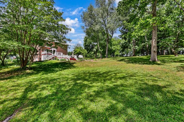 930 Doe Run Ct, Adams, TN 37010
