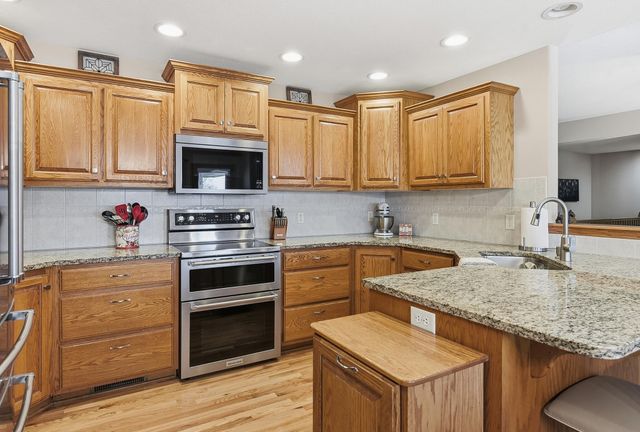 4105 GLADBROOK Drive, Council Bluffs, IA 51503