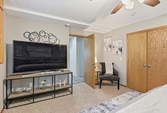 4105 GLADBROOK Drive, Council Bluffs, IA 51503