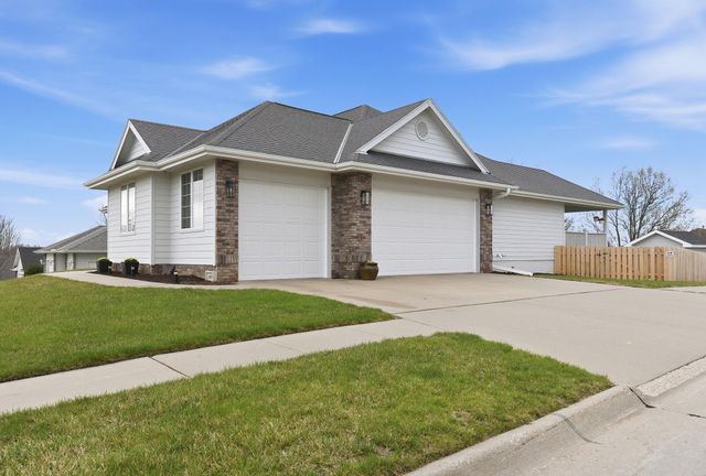 4105 GLADBROOK Drive, Council Bluffs, IA 51503
