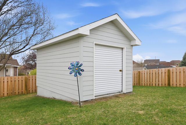 4105 GLADBROOK Drive, Council Bluffs, IA 51503