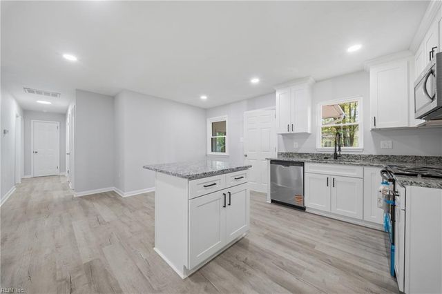 1941 Weber AVE, Chesapeake, VA 23320