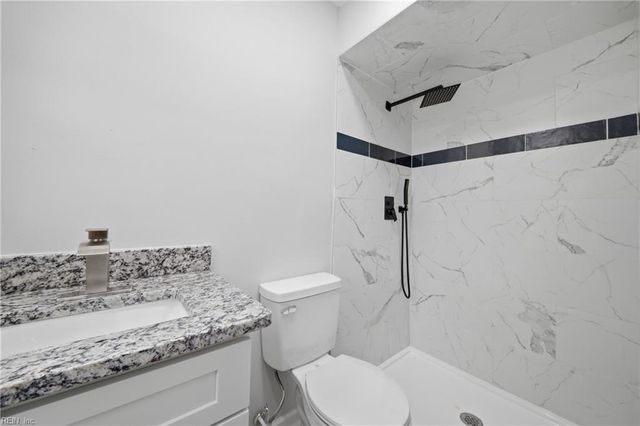 1941 Weber AVE, Chesapeake, VA 23320