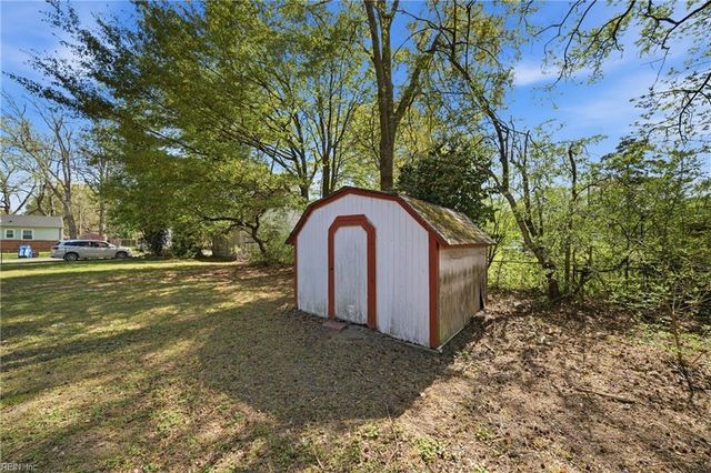 1941 Weber AVE, Chesapeake, VA 23320