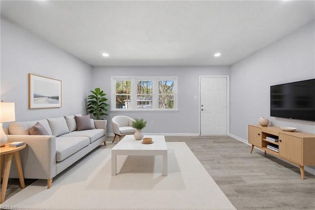 1941 Weber AVE, Chesapeake, VA 23320