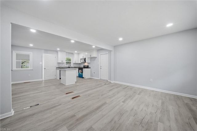 1941 Weber AVE, Chesapeake, VA 23320