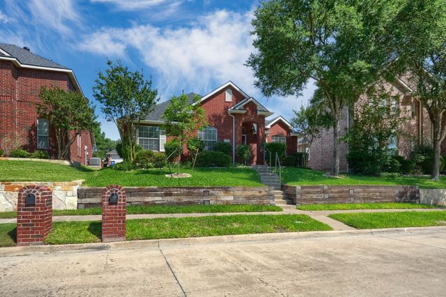 1305 Heather Brook Drive, Allen, TX 75002