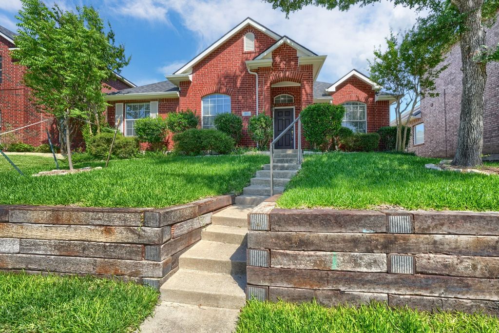 1305 Heather Brook Drive, Allen, TX 75002