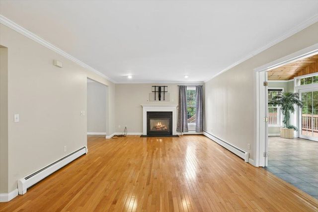 28 Duncan Farms Road, Manchester, NH 03102
