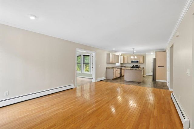28 Duncan Farms Road, Manchester, NH 03102