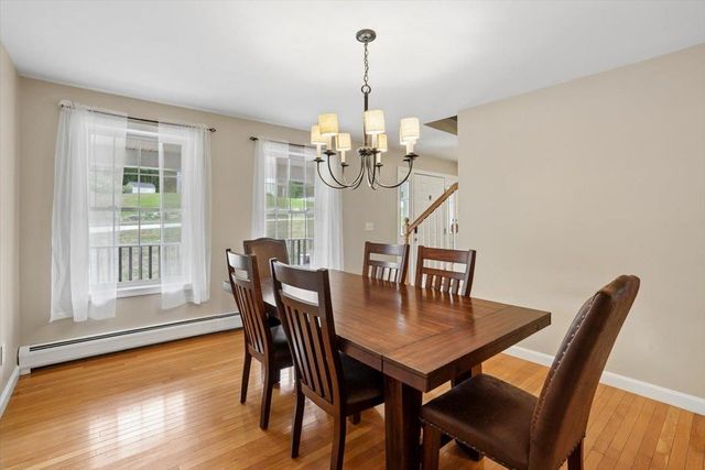 28 Duncan Farms Road, Manchester, NH 03102