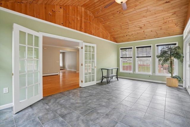 28 Duncan Farms Road, Manchester, NH 03102