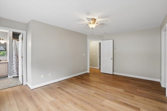28 Duncan Farms Road, Manchester, NH 03102