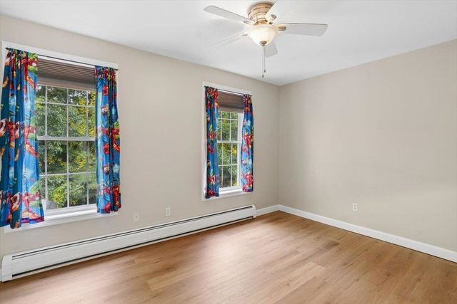 28 Duncan Farms Road, Manchester, NH 03102