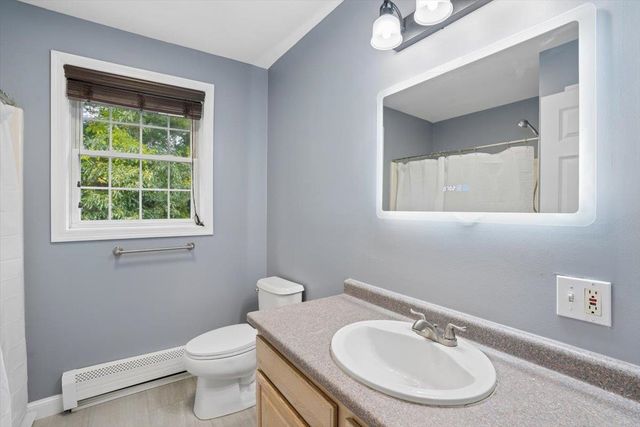 28 Duncan Farms Road, Manchester, NH 03102