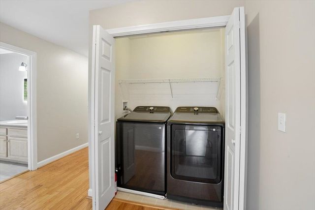 28 Duncan Farms Road, Manchester, NH 03102