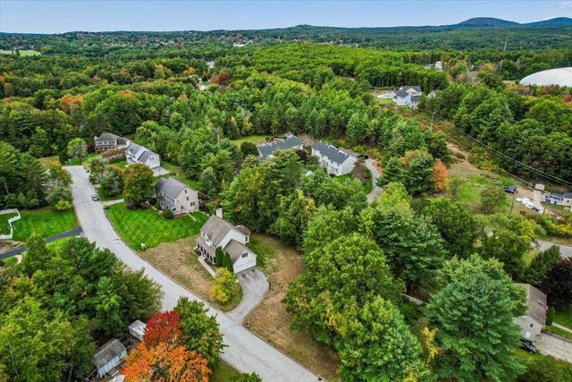 28 Duncan Farms Road, Manchester, NH 03102