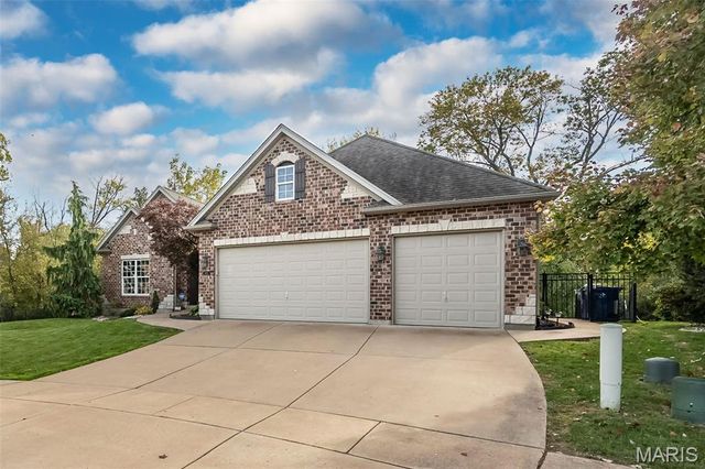 628 Tanya Court Drive, St Louis, MO 63129