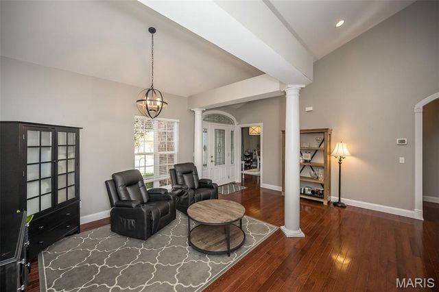 628 Tanya Court Drive, St Louis, MO 63129