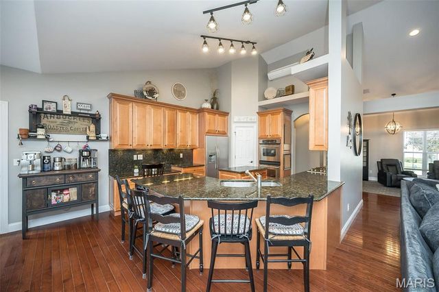 628 Tanya Court Drive, St Louis, MO 63129