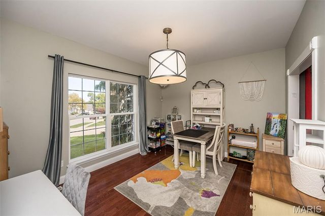 628 Tanya Court Drive, St Louis, MO 63129