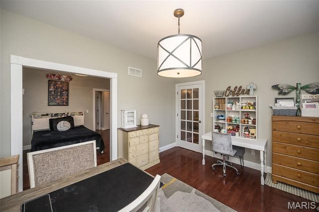 628 Tanya Court Drive, St Louis, MO 63129