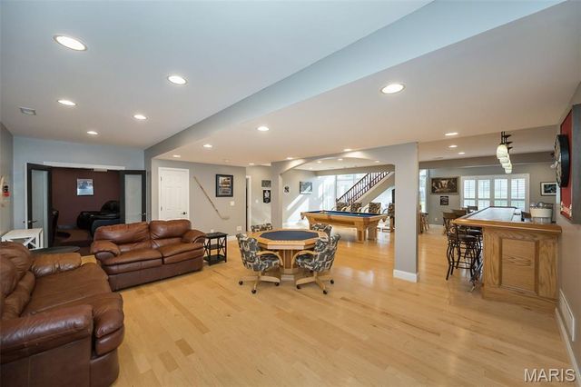 628 Tanya Court Drive, St Louis, MO 63129