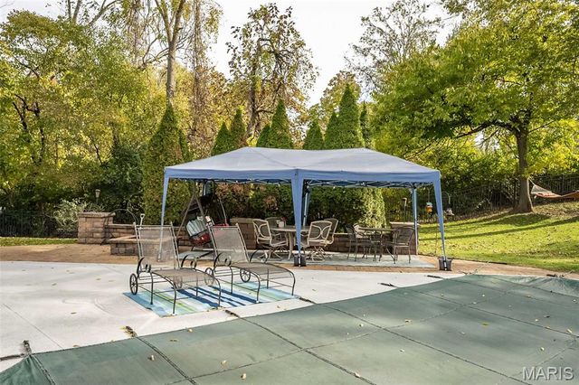 628 Tanya Court Drive, St Louis, MO 63129