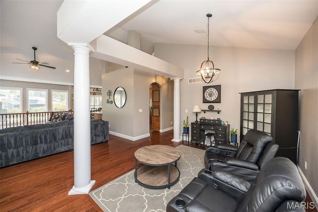 628 Tanya Court Drive, St Louis, MO 63129