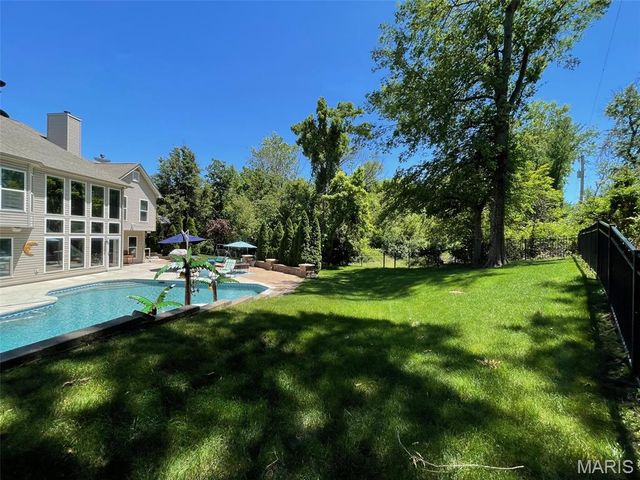 628 Tanya Court Drive, St Louis, MO 63129