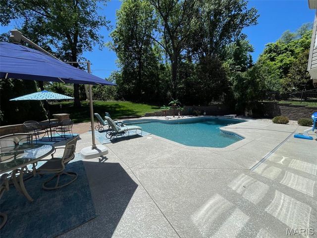 628 Tanya Court Drive, St Louis, MO 63129