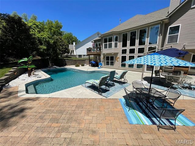 628 Tanya Court Drive, St Louis, MO 63129