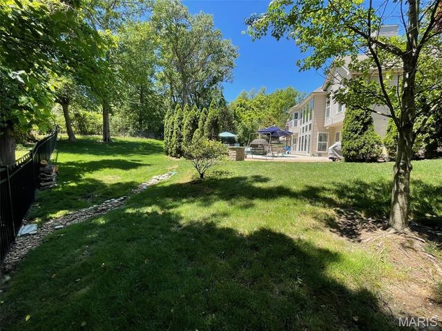 628 Tanya Court Drive, St Louis, MO 63129