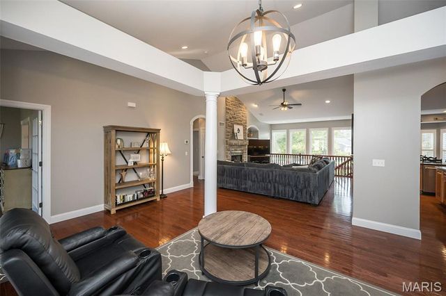 628 Tanya Court Drive, St Louis, MO 63129