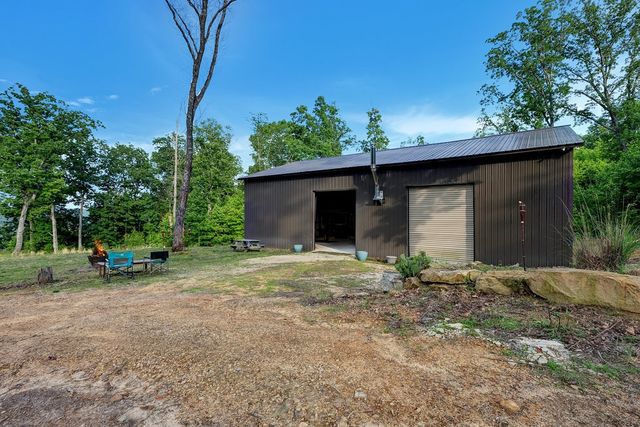 3155 Pigeon Spur Rd, Tracy City, TN 37387