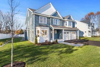 6 Callahan Drive, Woburn, MA 01801