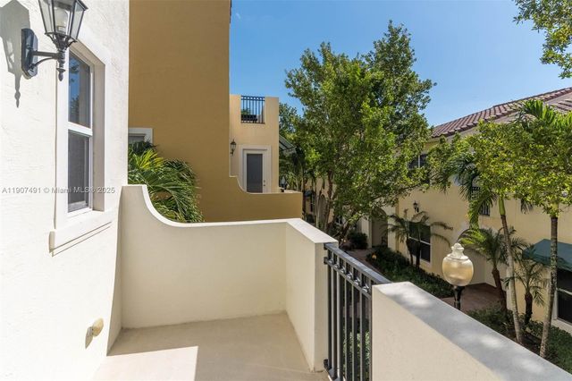 12448 NW 17th Mnr, Pembroke Pines, FL 33028