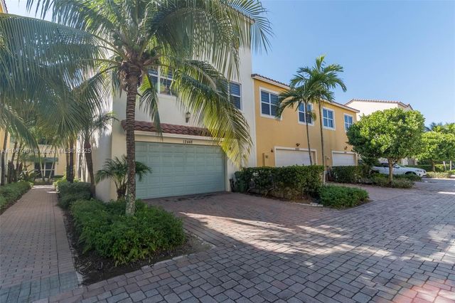 12448 NW 17th Mnr, Pembroke Pines, FL 33028