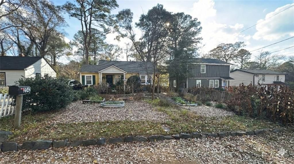 2042 Arlington NW Circle, Atlanta, GA 30318