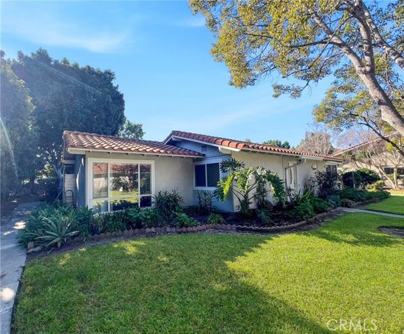 2056 Via Mariposa E A, Laguna Woods, CA 92637