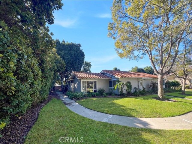 2056 Via Mariposa E A, Laguna Woods, CA 92637
