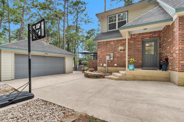13997 Challenger Drive, Willis, TX 77318