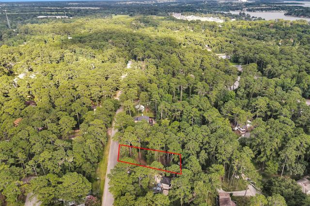 13997 Challenger Drive, Willis, TX 77318