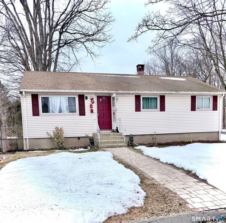 7 Dove Drive, Meriden, CT 06451