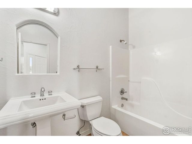 5360 Lighthouse Point Ct, Loveland, CO 80537