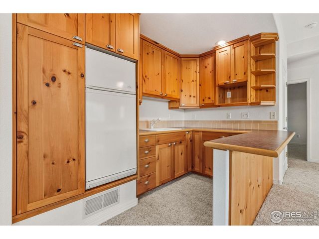 5360 Lighthouse Point Ct, Loveland, CO 80537