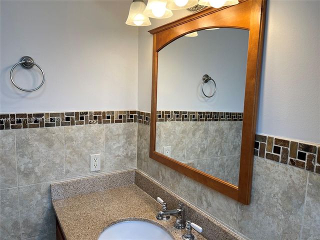 709 Curtiss Pkwy 11, Miami Springs, FL 33166
