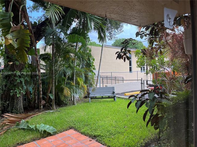 709 Curtiss Pkwy 11, Miami Springs, FL 33166