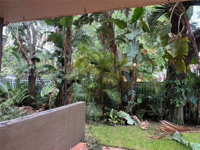 709 Curtiss Pkwy 11, Miami Springs, FL 33166