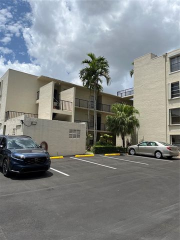 709 Curtiss Pkwy 11, Miami Springs, FL 33166